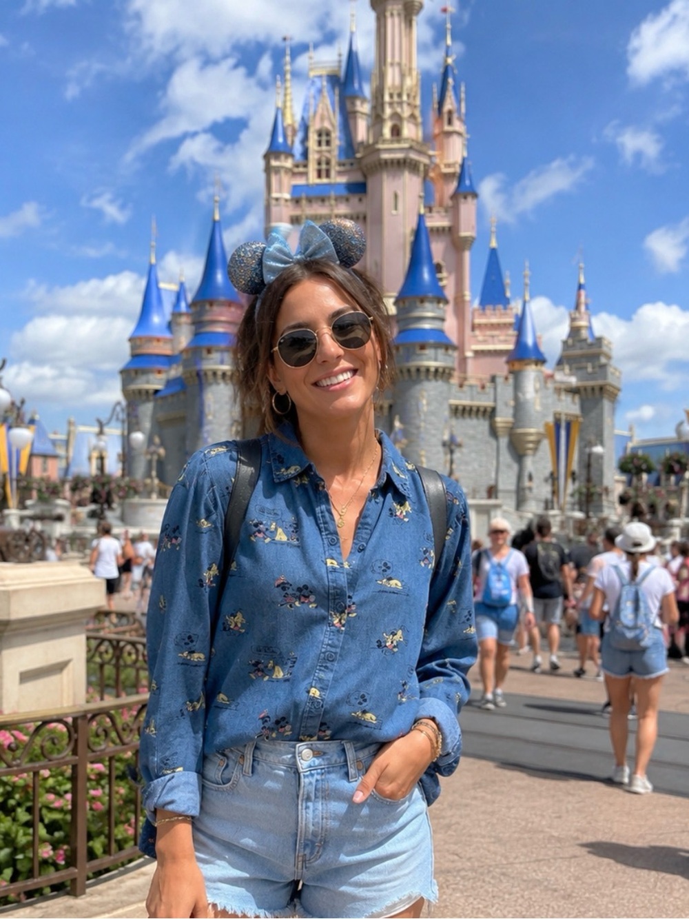 Disney Parks Her Universe Womens Sz S Denim Mickey & Pluto Comic Button Up